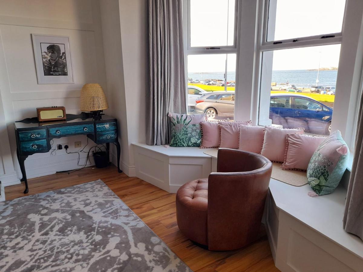 Apartamento Stunning 3 Bed Seafront Mansion Building Sleeps 6 Adults Or 8 With Kids Portrush Exterior foto